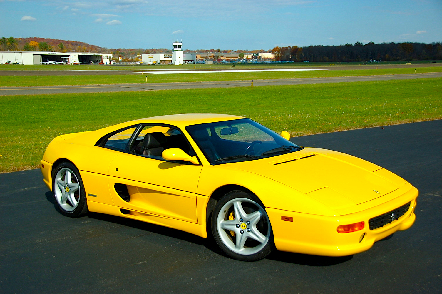 Should pop-up headlights make a comeback? Mazda RX7 showing off